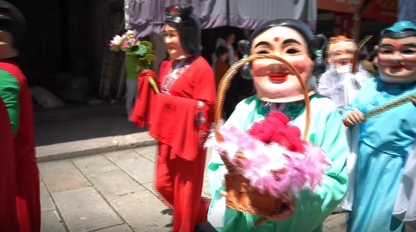 大头哥民俗表演